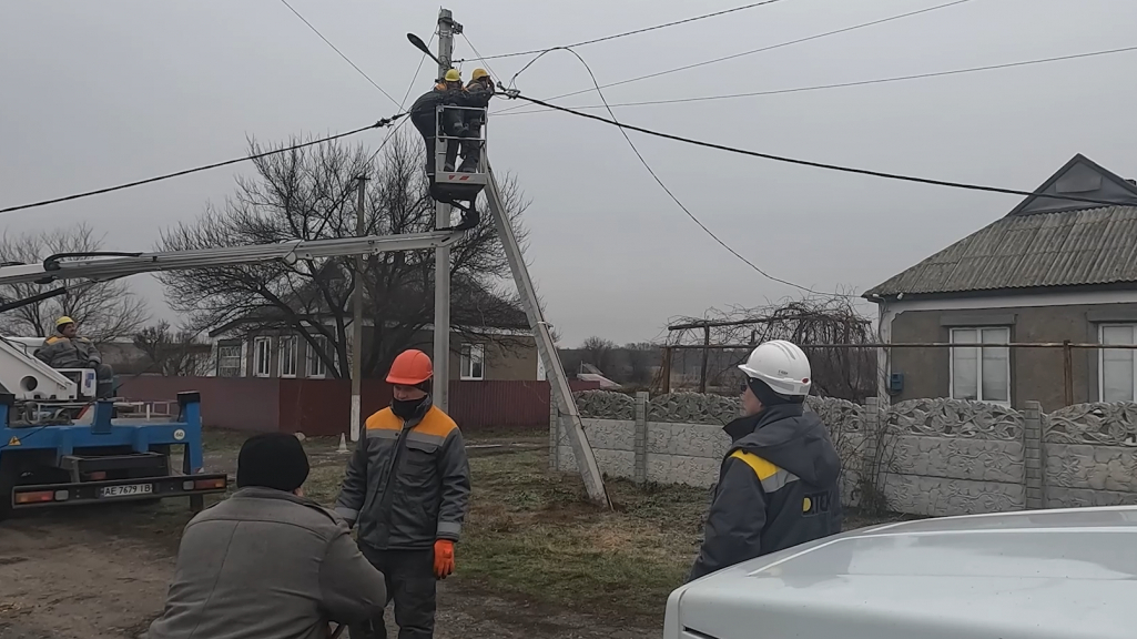 На Сході України ремонтна бригада може усувати до 5 аварій в енергосистемі